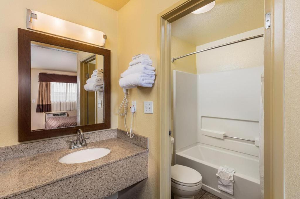 Lemon Heights Inn Тастін Екстер'єр фото
